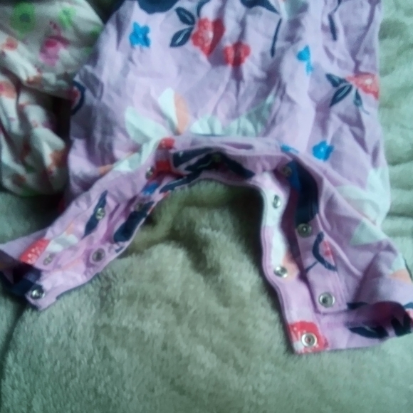 Set of 2 pyjamas for baby girl size 0-3 months, by Tea and Baby Grand - Picture 4 of 6